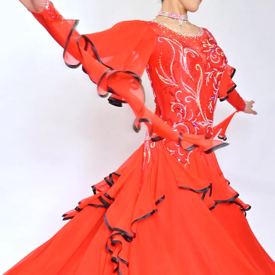 赤の社交ダンス衣装・ドレス、スタンダード・モダン用ドレス